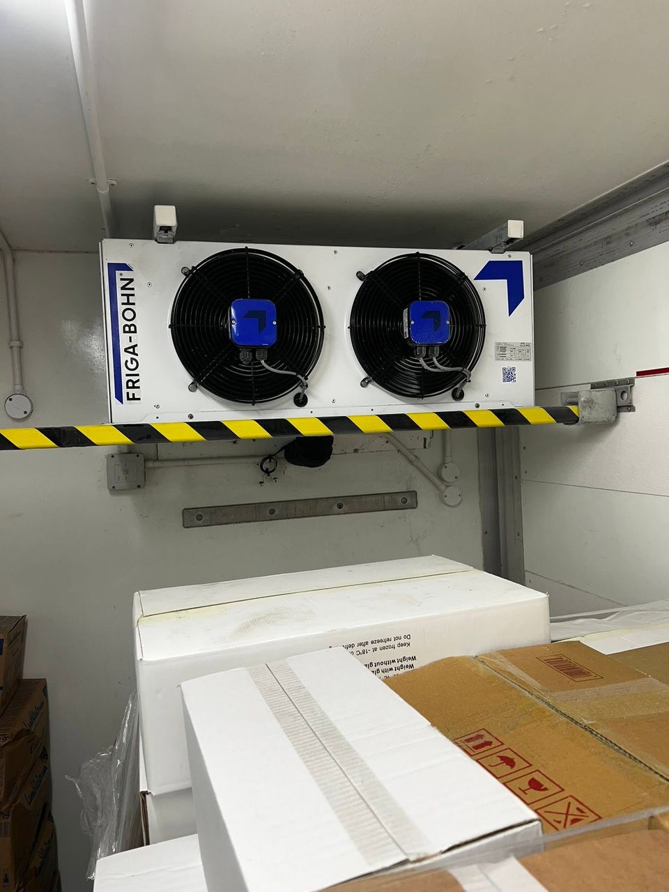 Freezer evaporator with guarding