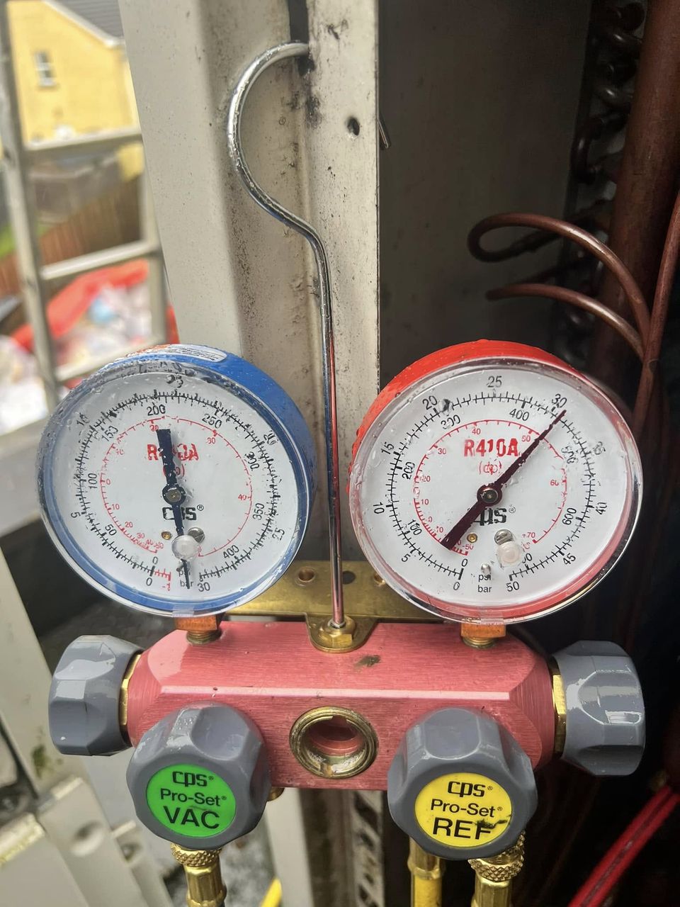 Refrigeration manifold gauges