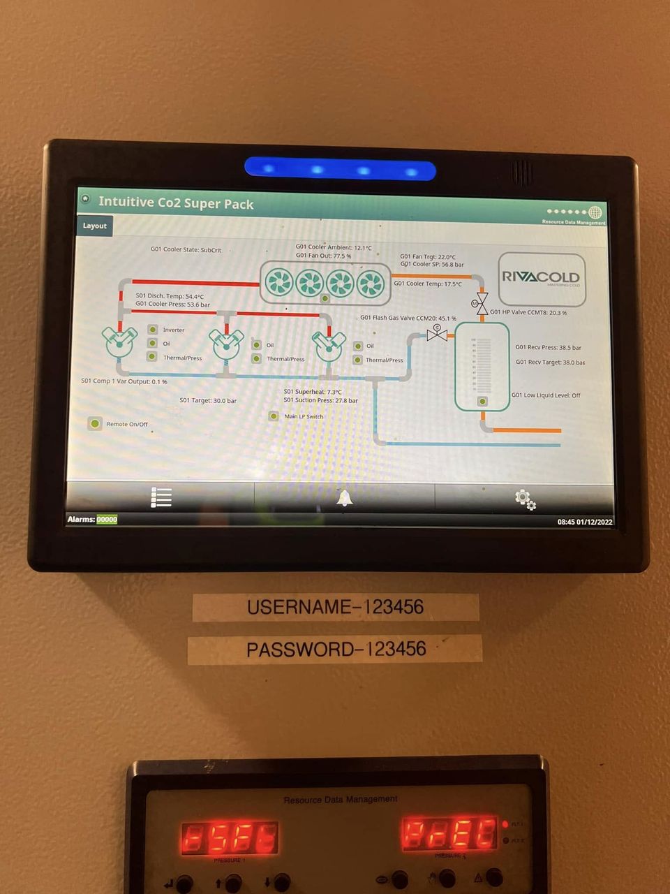 Wall-mounted refrigeration monitoring screen